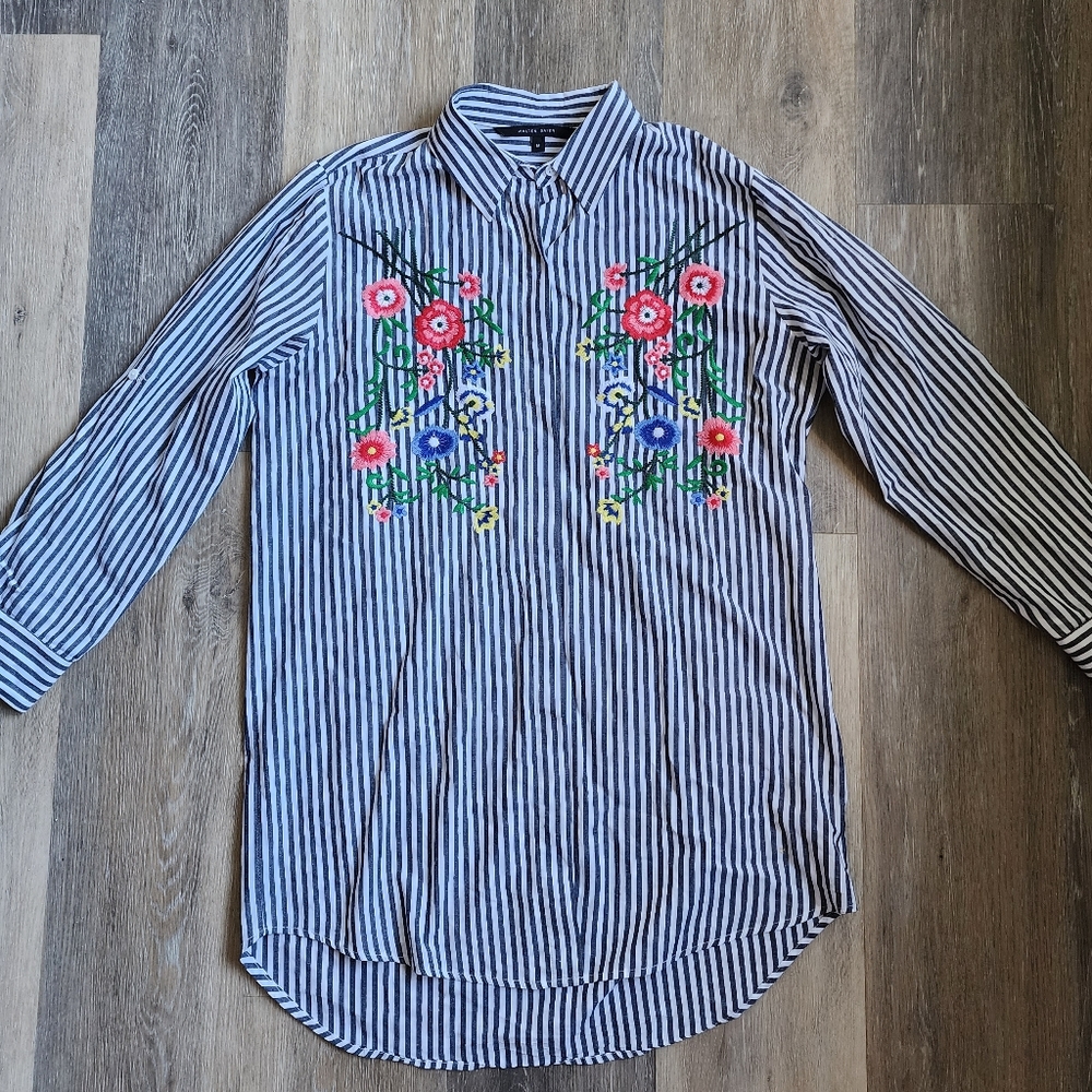 WALTER BAKER EMBROIDERED TOP - Picture 10 of 10